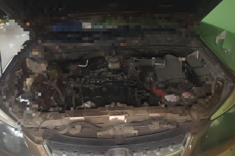 Used BYD S6 2013 Jingyue Edition 2.0L Manual Luxury Model 5 Seats Engine Bay
