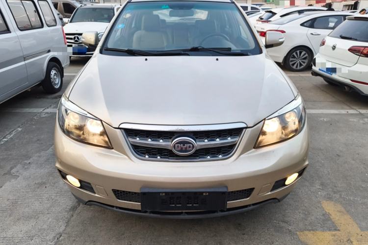 Used BYD S6 2013 Platinum Edition 2.4L Automatic Luxury Model Exterior 1