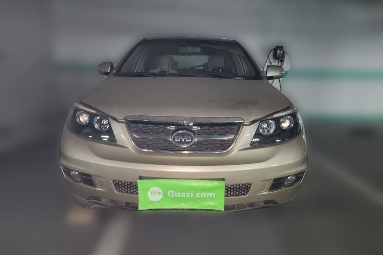 Used BYD S6 2013 Platinum Edition 2.0L Manual Luxury Model Front