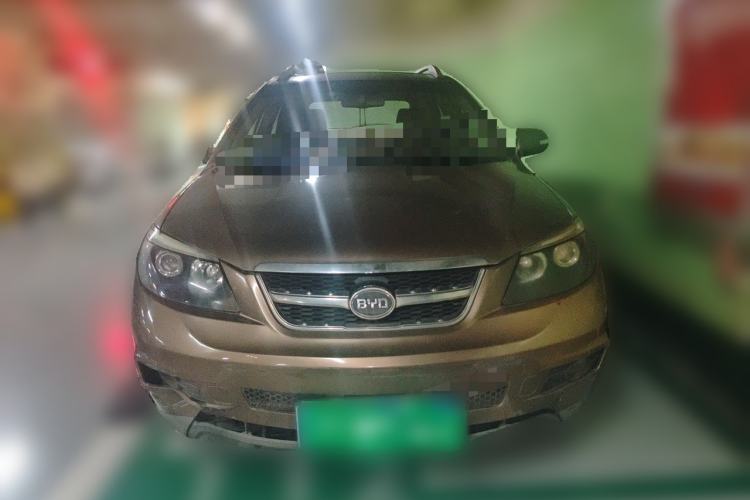 Used BYD S6 2013 Jingyue Edition 2.0L Manual Luxury Model 5 Seats Front
