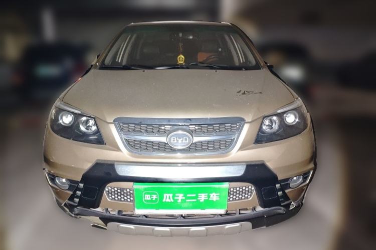 Used BYD S6 2013 Jingyue Edition 2.0L Manual Luxury Model 5 Seats Front