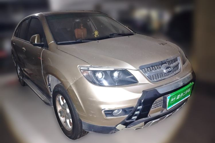 Used BYD S6 2013 Jingyue Edition 2.0L Manual Luxury Model 5 Seats Front Right 45 Deg
