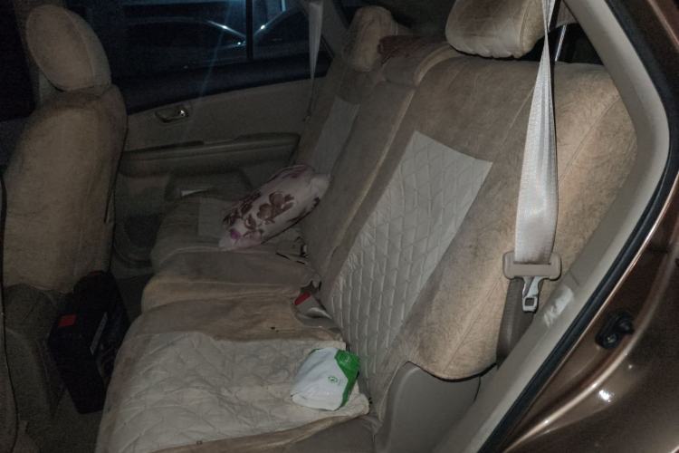 Used BYD S6 2013 Jingyue Edition 2.4L Automatic Luxury Model 5 Seats Left Rear Seat