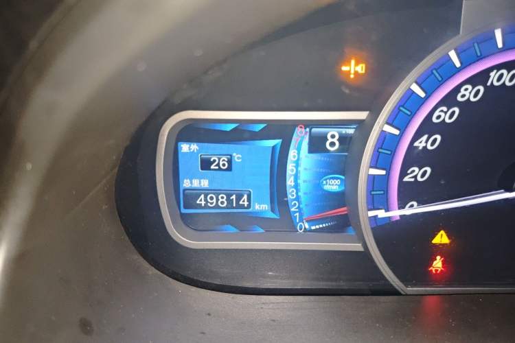 Used BYD S6 2013 Jingyue Edition 2.0L Manual Luxury Model 5 Seats Odometer Close Up