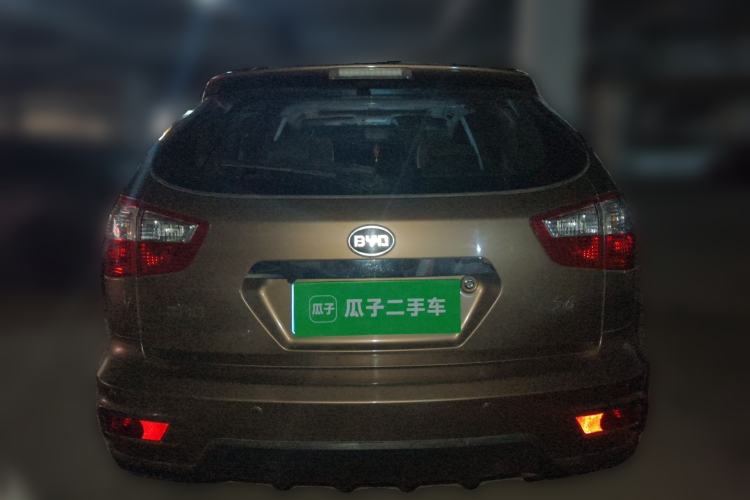 Used BYD S6 2013 Jingyue Edition 2.4L Automatic Luxury Model 5 Seats Rear