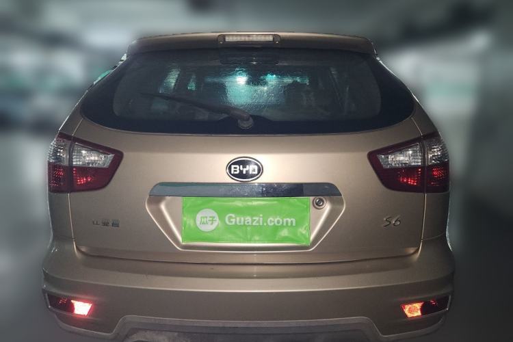 Used BYD S6 2013 Platinum Edition 2.0L Manual Luxury Model Rear