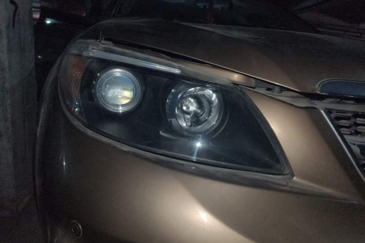 Used BYD S6 2013 Jingyue Edition 2.4L Automatic Luxury Model 5 Seats Right Front Headlight