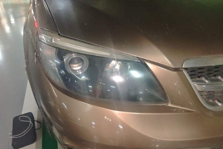 Used BYD S6 2013 Jingyue Edition 2.0L Manual Luxury Model 5 Seats Right Front Headlight