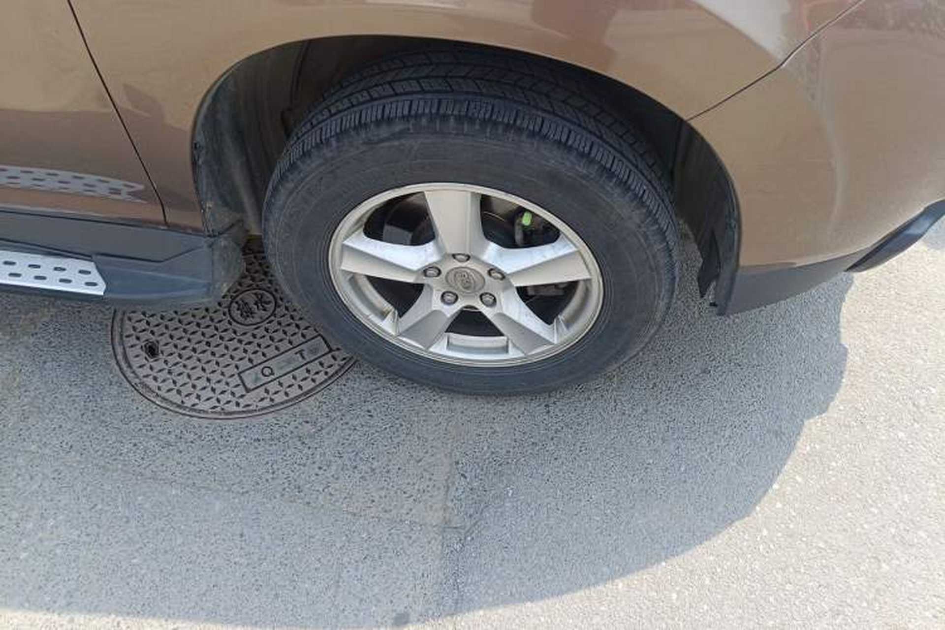 Used BYD S6 2013 Jingyue Edition 2.0L Manual Luxury Model 5 Seats Right Front Wheel Hub