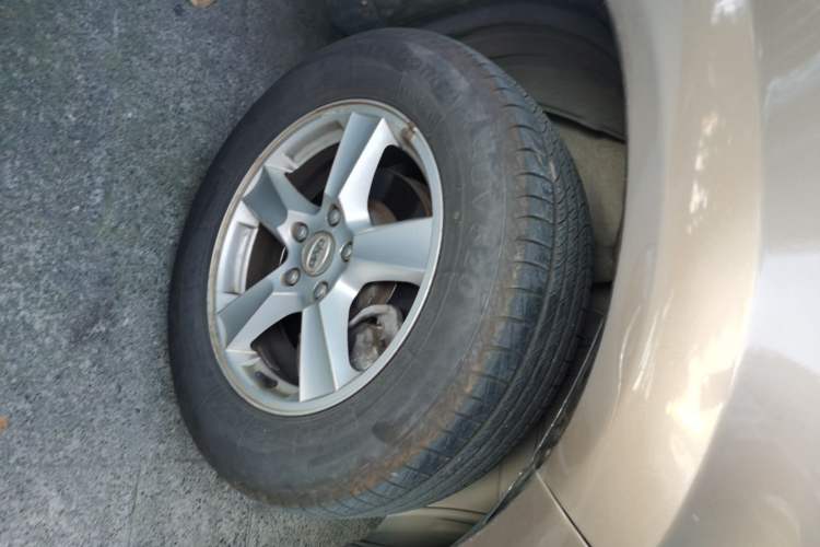 Used BYD S6 2013 Jingyue Edition 2.0L Manual Luxury Model 5 Seats Right Front Wheel Hub