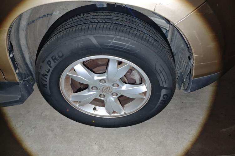 Used BYD S6 2013 Jingyue Edition 2.0L Manual Luxury Model 5 Seats Right Front Wheel Hub