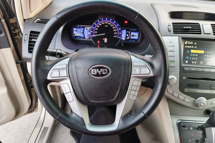 Used BYD S6 2013 Platinum Edition 2.4L Automatic Luxury Model Steering Wheel