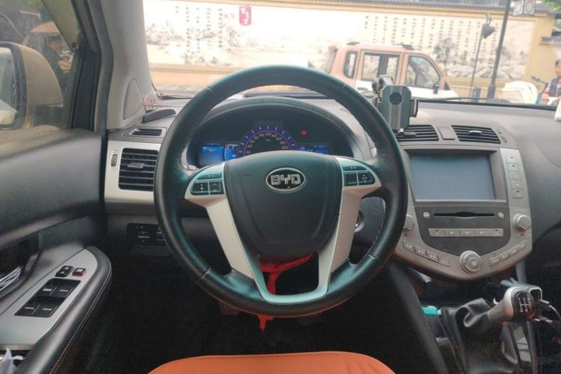 Used BYD S6 2013 Platinum Edition 2.0L Manual Luxury Model Steering Wheel