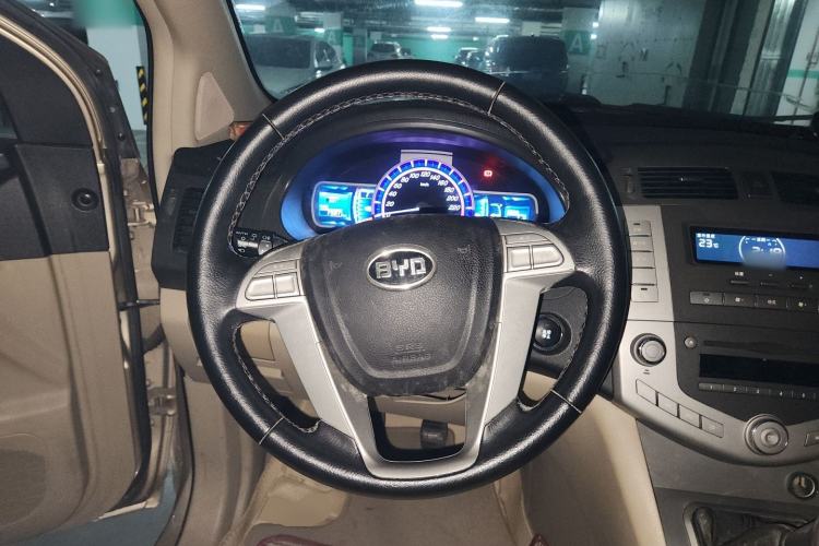 Used BYD S6 2013 Platinum Edition 2.0L Manual Luxury Model Steering Wheel