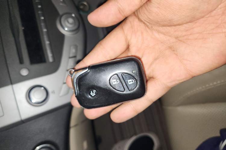 Used BYD S6 2013 Platinum Edition 2.0L Manual Luxury Model Vehicle Key