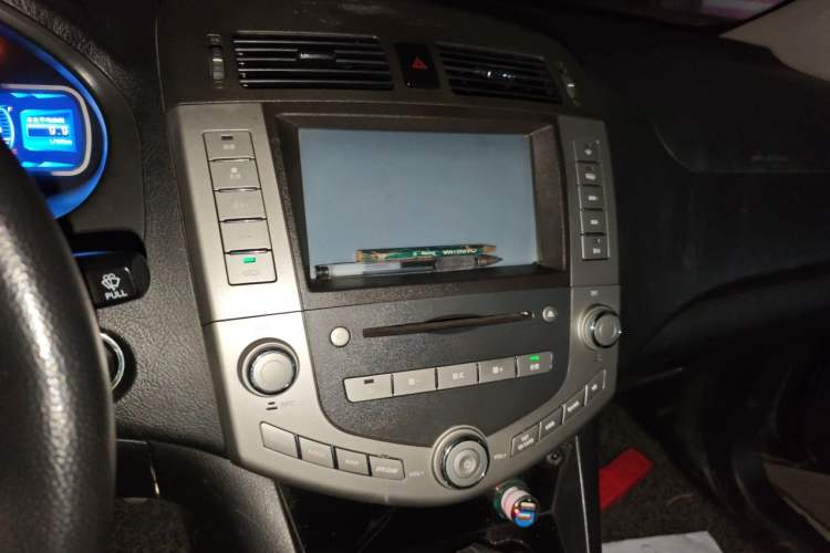 Used BYD S6 2014 2.0L Manual Elite Version 5 Seats Audio And AC Panel