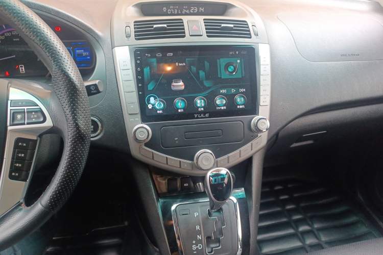 Used BYD S6 2014 2.4L Automatic Prestige 5-Seater Audio And AC Panel