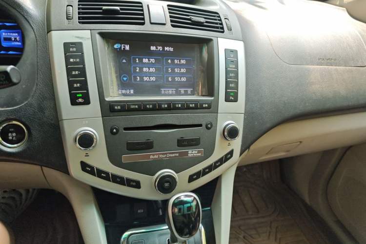 Used BYD S6 2014 2.4L Automatic Flagship 5-Seater Audio And AC Panel