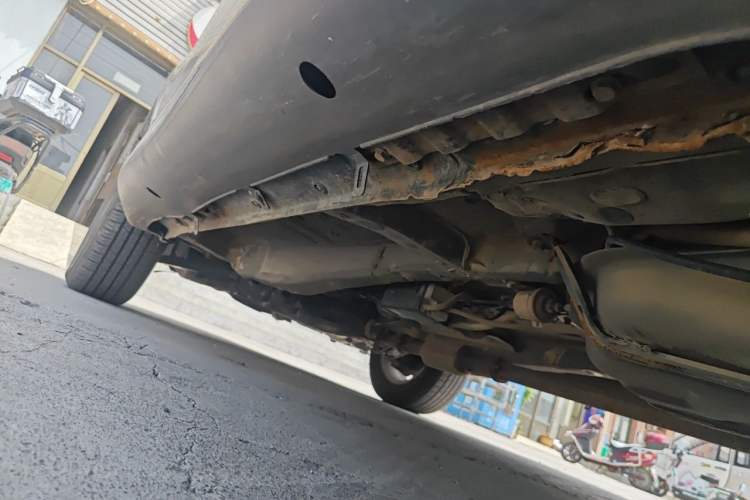 Used BYD S6 2014 2.0L Manual Luxury 5-Seater Chassis Rear Left