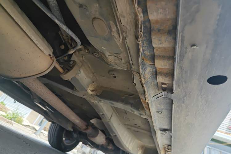 Used BYD S6 2014 2.0L Manual Luxury 5-Seater Chassis Rear Right