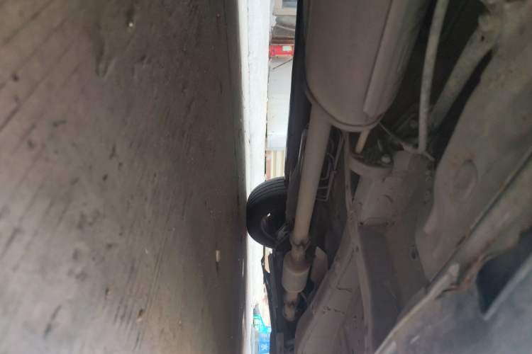Used BYD S6 2014 2.0L Manual Luxury 5-Seater Chassis Rear Right