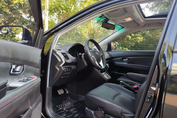 Used BYD S6 2014 2.4L Automatic Prestige 5-Seater Driver Seat