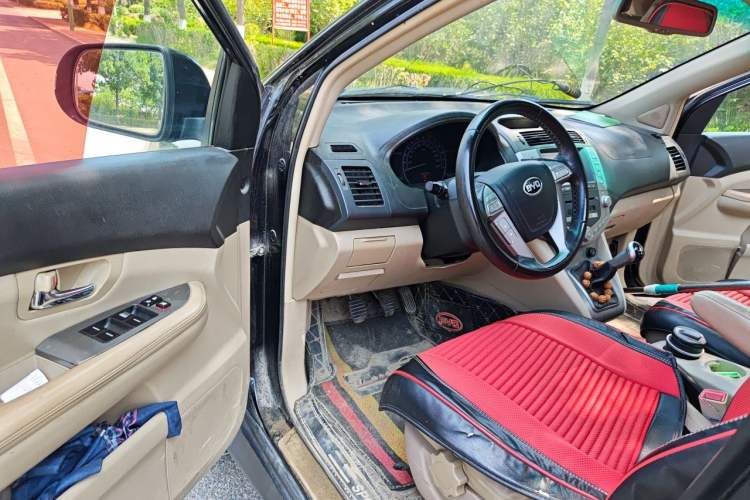 Used BYD S6 2014 2.0L Manual Luxury 5-Seater Driver Seat
