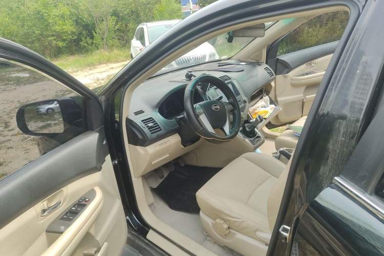 Used BYD S6 2014 2.0L Manual Luxury 5-Seater Driver Seat