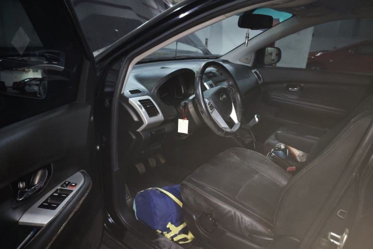 Used BYD S6 2014 2.0L Manual Luxury 7-Seater Driver Seat