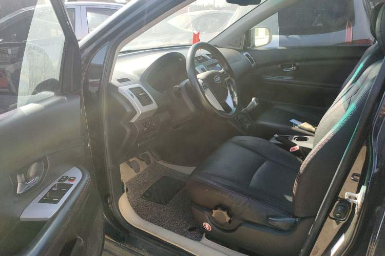 Used BYD S6 2014 2.0L Manual Luxury 5-Seater Driver Seat