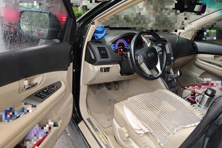 Used BYD S6 2014 2.0L Manual Luxury 5-Seater Driver Seat