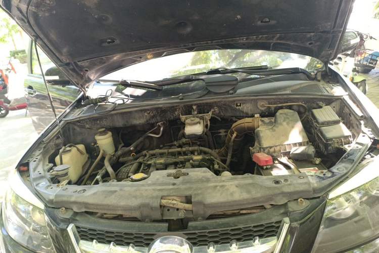 Used BYD S6 2014 2.0L Manual Luxury 5-Seater Engine Bay