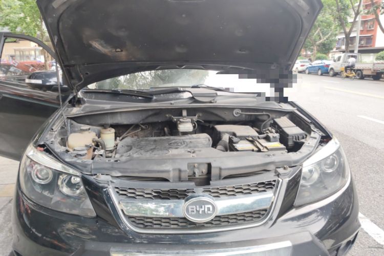 Used BYD S6 2014 1.5TI Manual Luxury 5-Seater Engine Bay