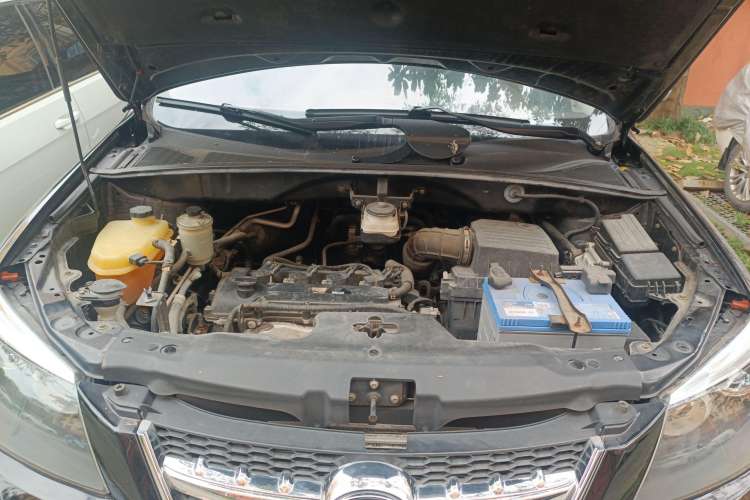 Used BYD S6 2014 2.4L Automatic Prestige 5-Seater Engine Bay