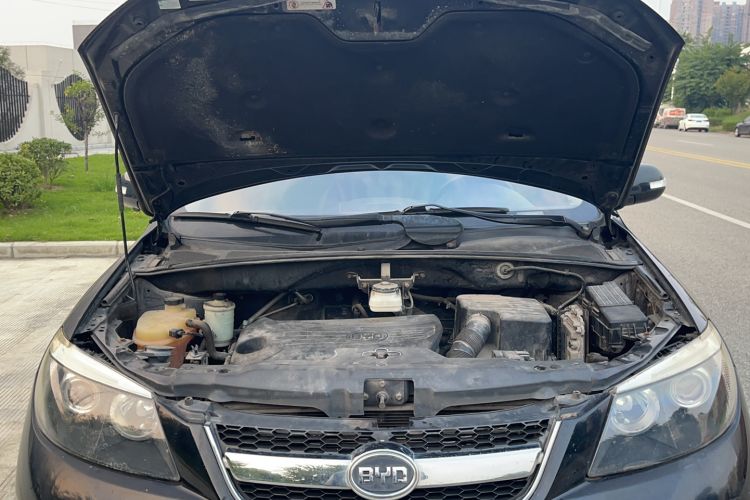 Used BYD S6 2014 1.5TI Manual Luxury 7-Seater Engine Bay
