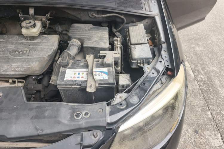 Used BYD S6 2014 1.5TI Manual Luxury 5-Seater Engine Bay Left