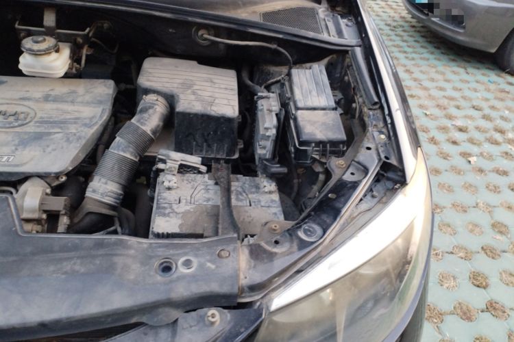 Used BYD S6 2014 1.5TI Manual Luxury 5-Seater Engine Bay Left