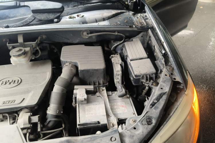 Used BYD S6 2014 1.5TI Manual Luxury 5-Seater Engine Bay Left