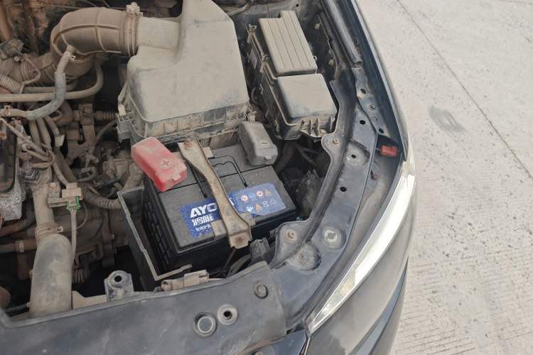 Used BYD S6 2014 2.0L Manual Elite Version 5 Seats Engine Bay Left