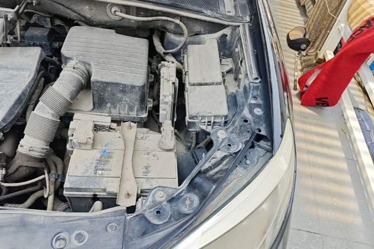Used BYD S6 2014 1.5TI Manual Luxury 5-Seater Engine Bay Left
