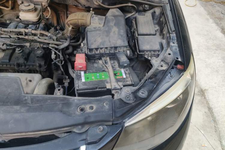 Used BYD S6 2014 2.0L Manual Luxury 5-Seater Engine Bay Left