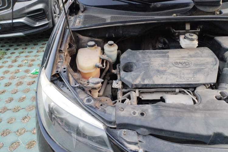 Used BYD S6 2014 1.5TI Manual Luxury 5-Seater Engine Bay Right