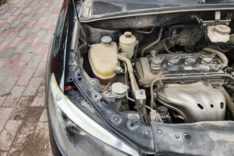 Used BYD S6 2014 2.4L Automatic Prestige 5-Seater Engine Bay Right