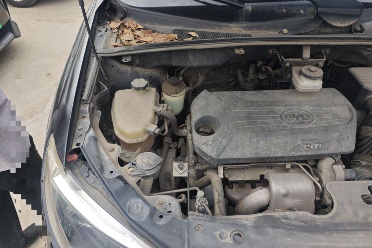 Used BYD S6 2014 1.5TI Manual Luxury 5-Seater Engine Bay Right