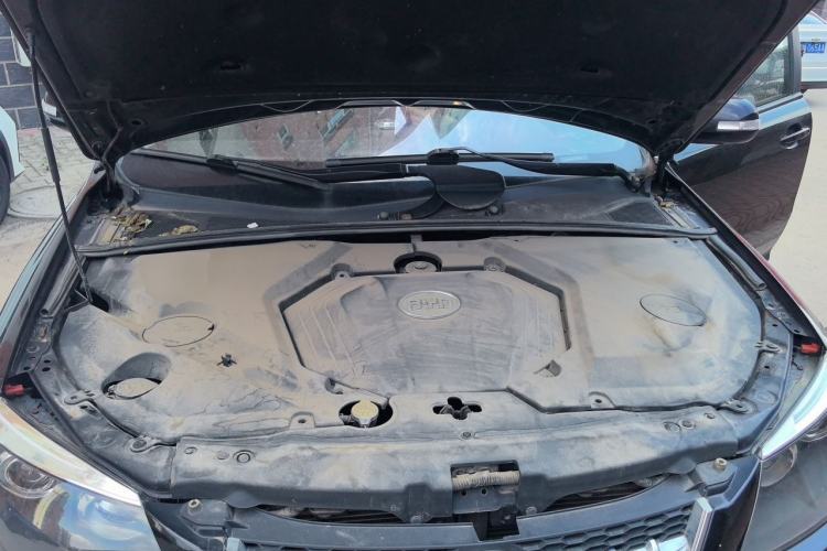 Used BYD S6 2014 2.0L Manual Luxury 5-Seater Engine Bay