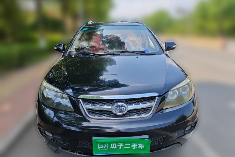 Used BYD S6 2014 2.0L Manual Luxury 5-Seater Front