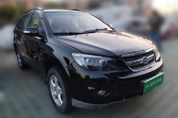Used BYD S6 2014 1.5TI Manual Luxury 5-Seater Front Right 45 Deg