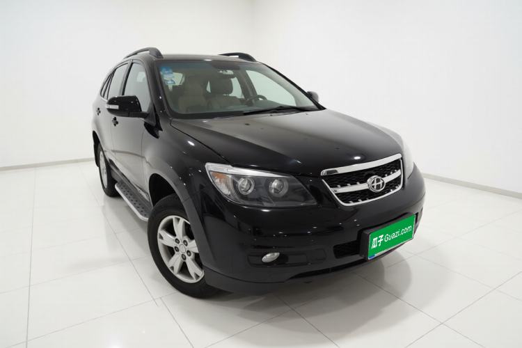 Used BYD S6 2014 2.0L Manual Luxury 5-Seater Front Right 45 Deg