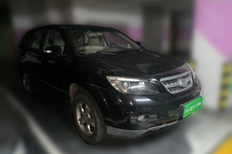 Used BYD S6 2014 2.0L Manual Luxury 5-Seater Front Right 45 Deg