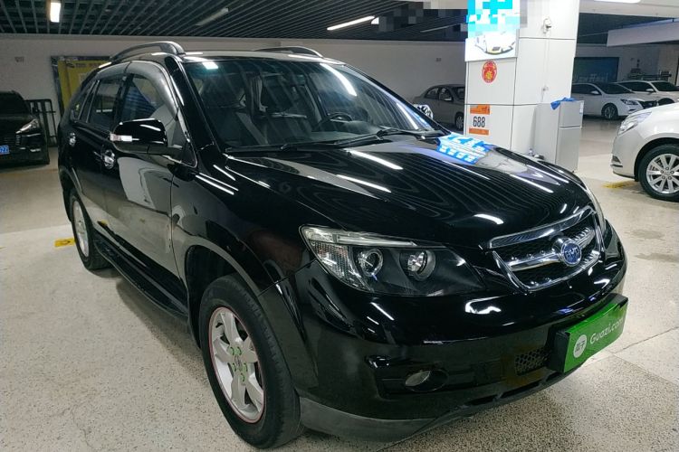 Used BYD S6 2014 2.0L Manual Luxury 5-Seater Front Right 45 Deg